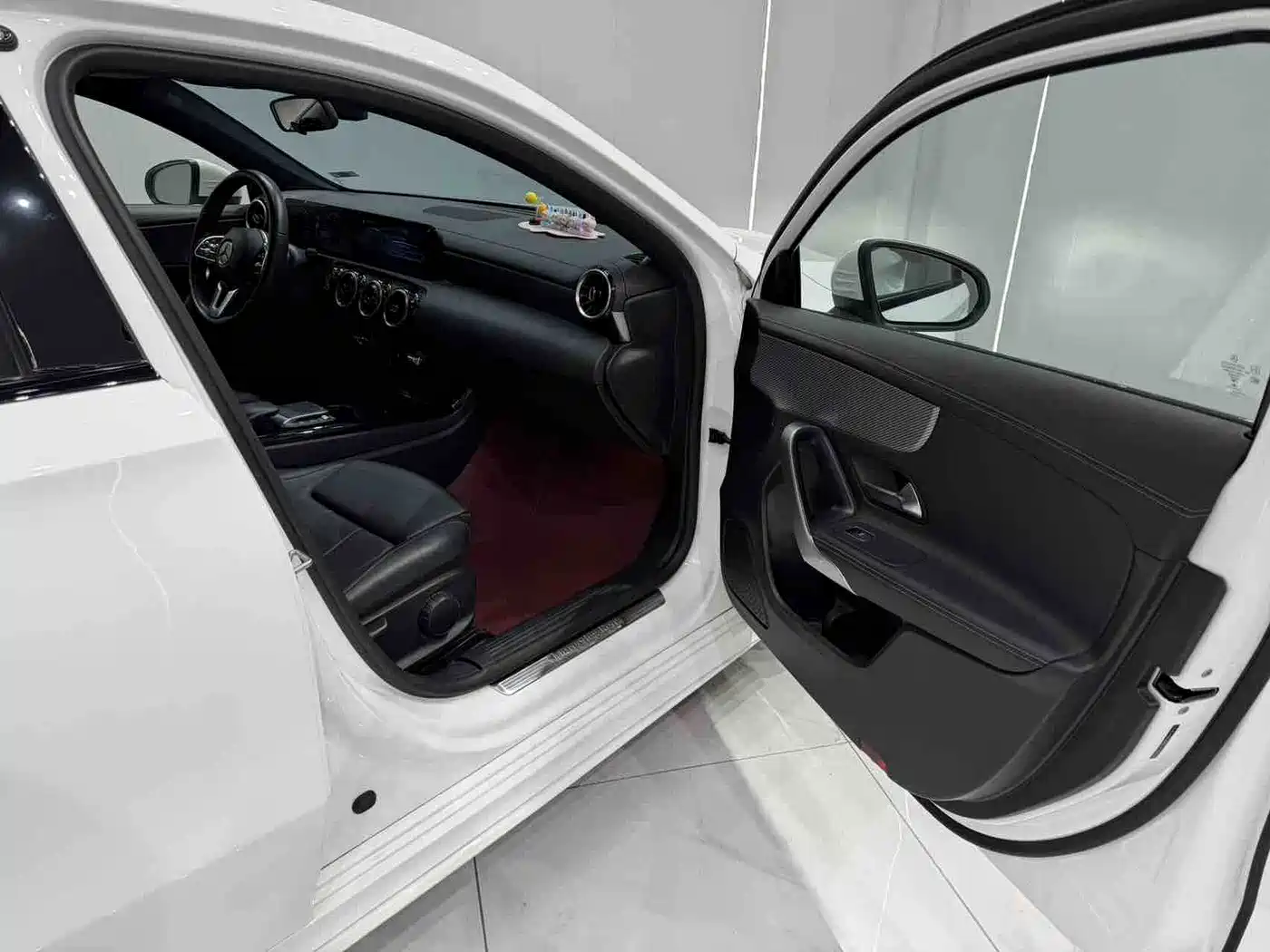 Mercedes-Benz A-Class 2022 A 180 L Sport Sedan фото 17