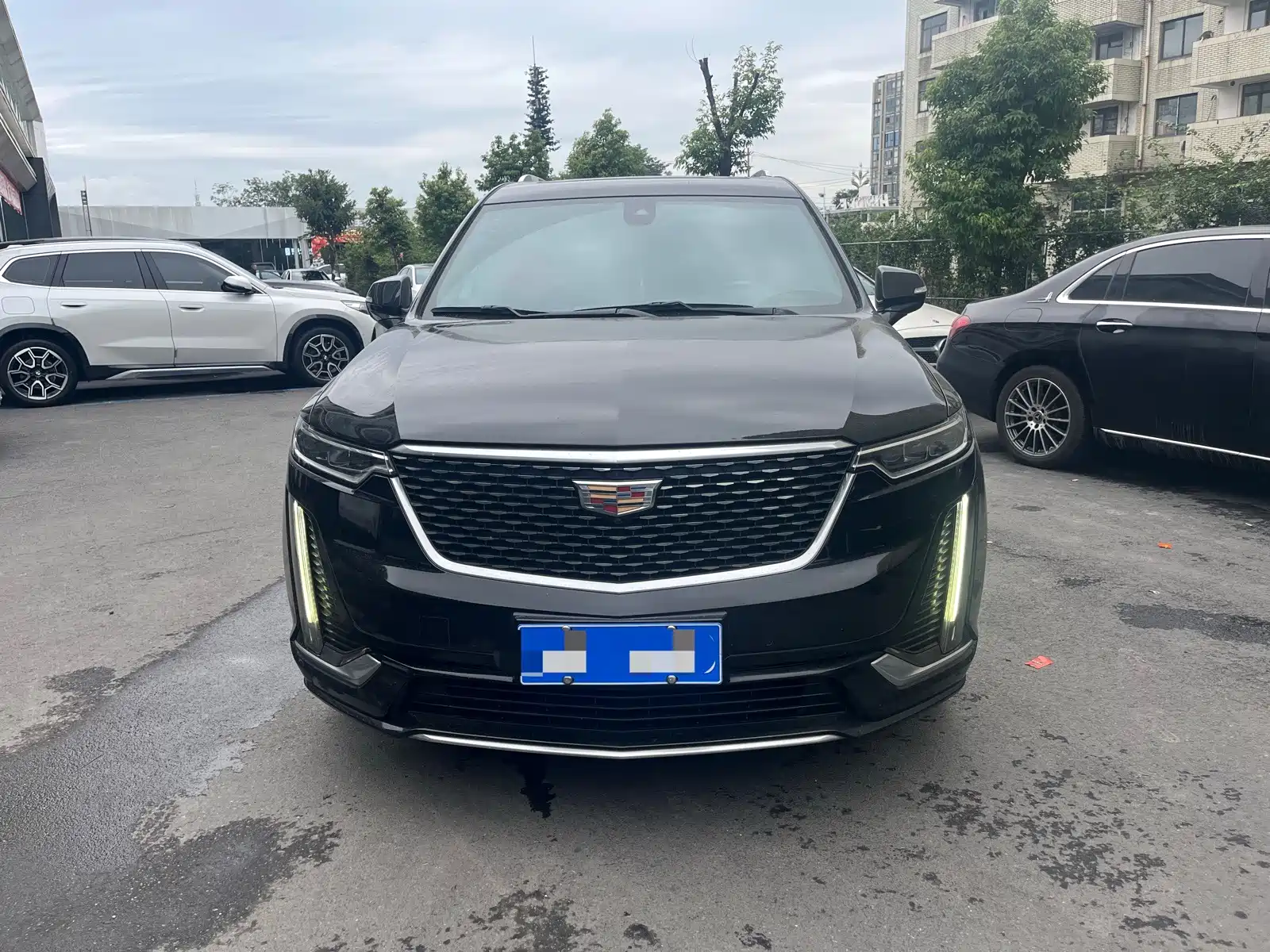 Photo 2 - Cadillac XT6