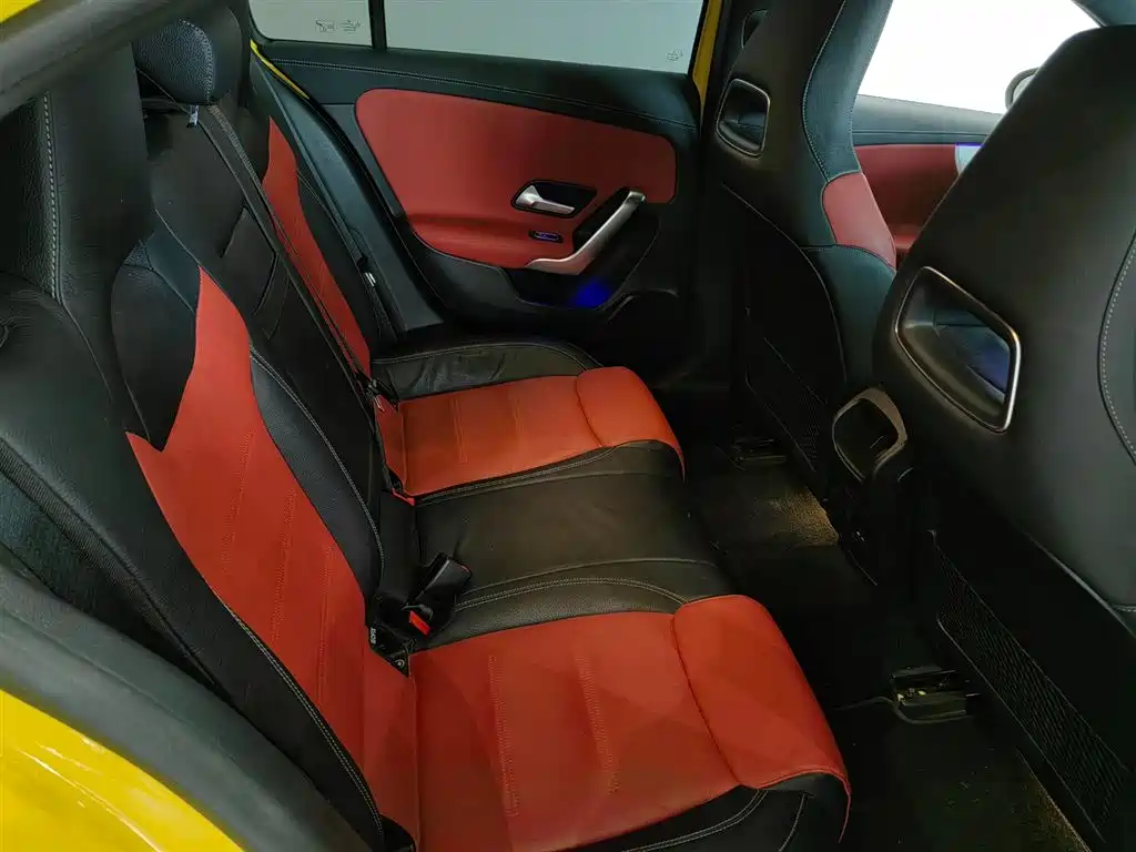 Mercedes-Benz A-Class AMG (Import) 2020 AMG A 35 4MATIC фото 18