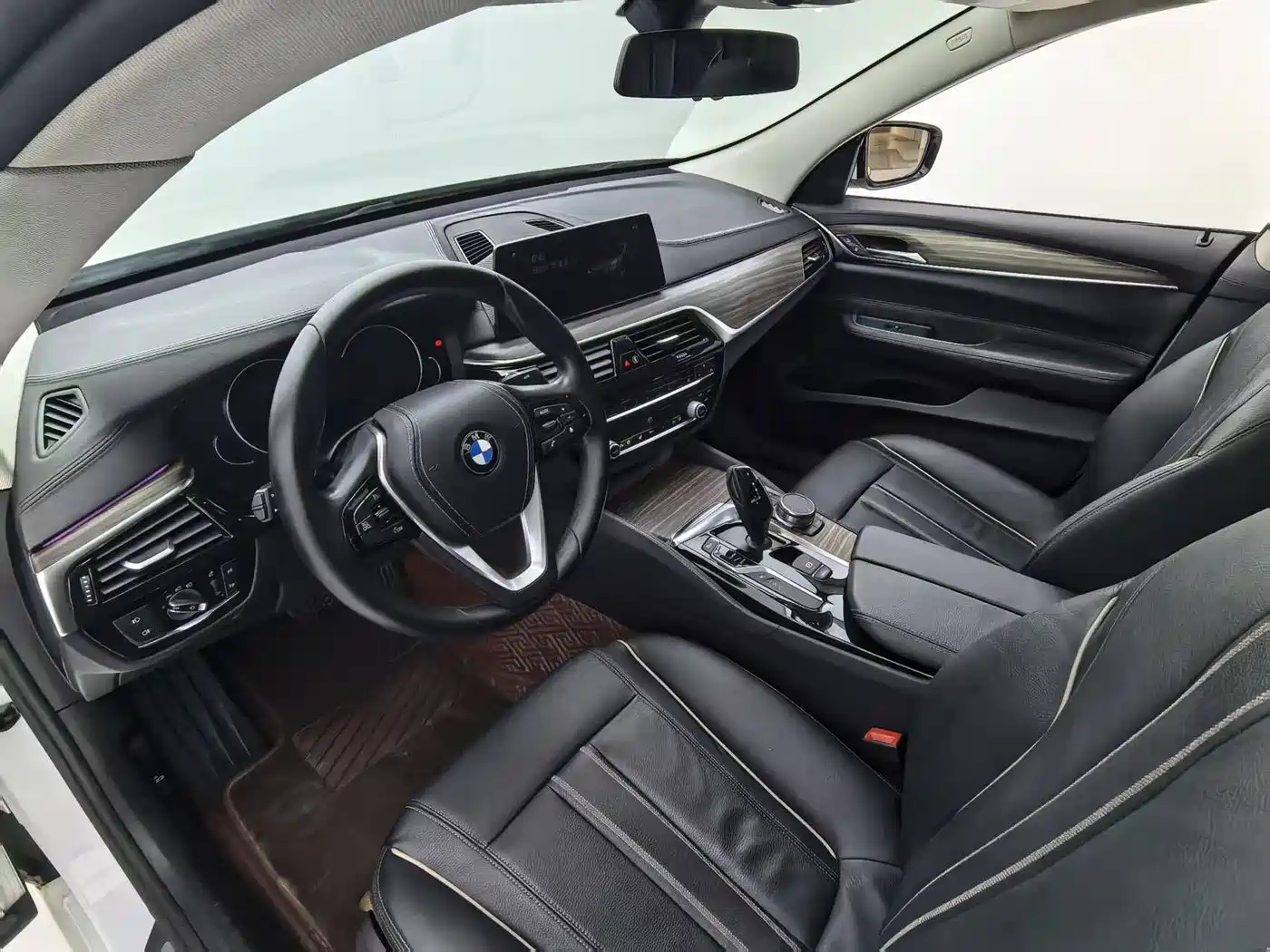 BMW 6 Series GT 2018 630i M Sport Package фото 13