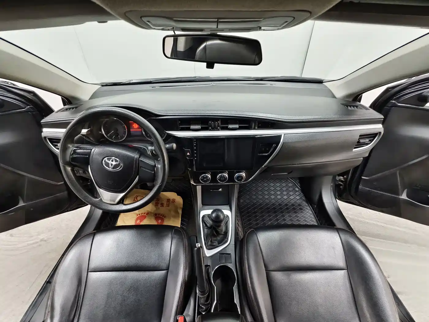 Фото 9 - Toyota Corolla