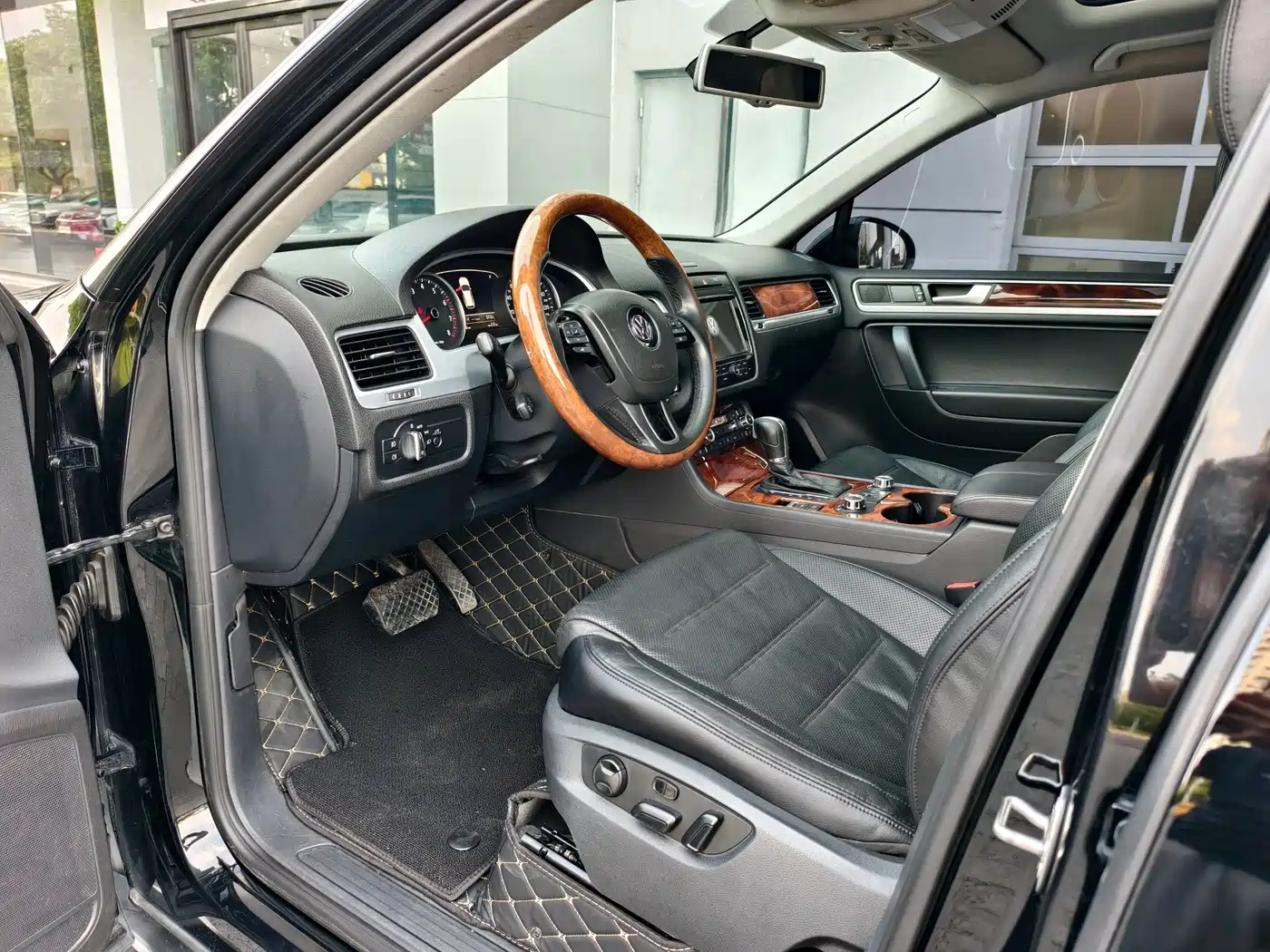 Volkswagen Touareg 2012 2011 3.0TSI Comfort