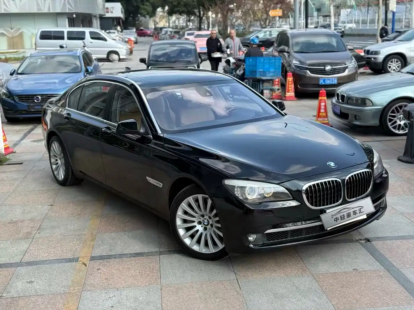 BMW 7 Series 2010 760Li фото 3
