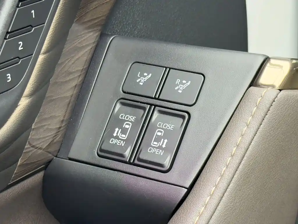 Toyota Alphard 2025 2024 Hybrid 2.5L Ultimate Enjoyment Edition
