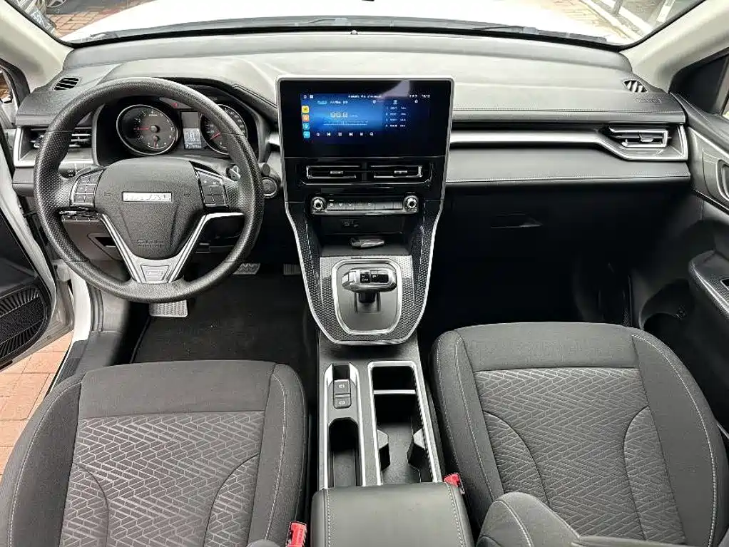 Фото 3 - Haval M6