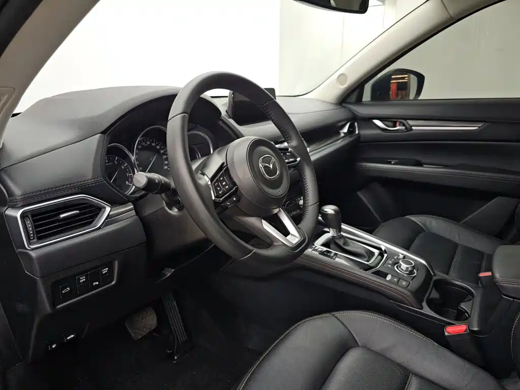Фото 8 - Mazda CX-5