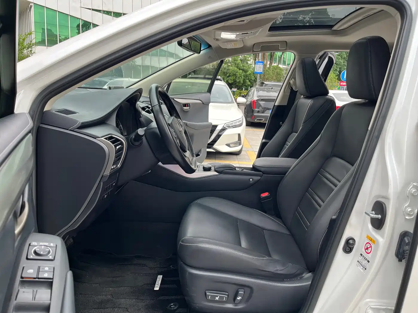 Lexus NX 2016 200 AWD F Sport фото 9
