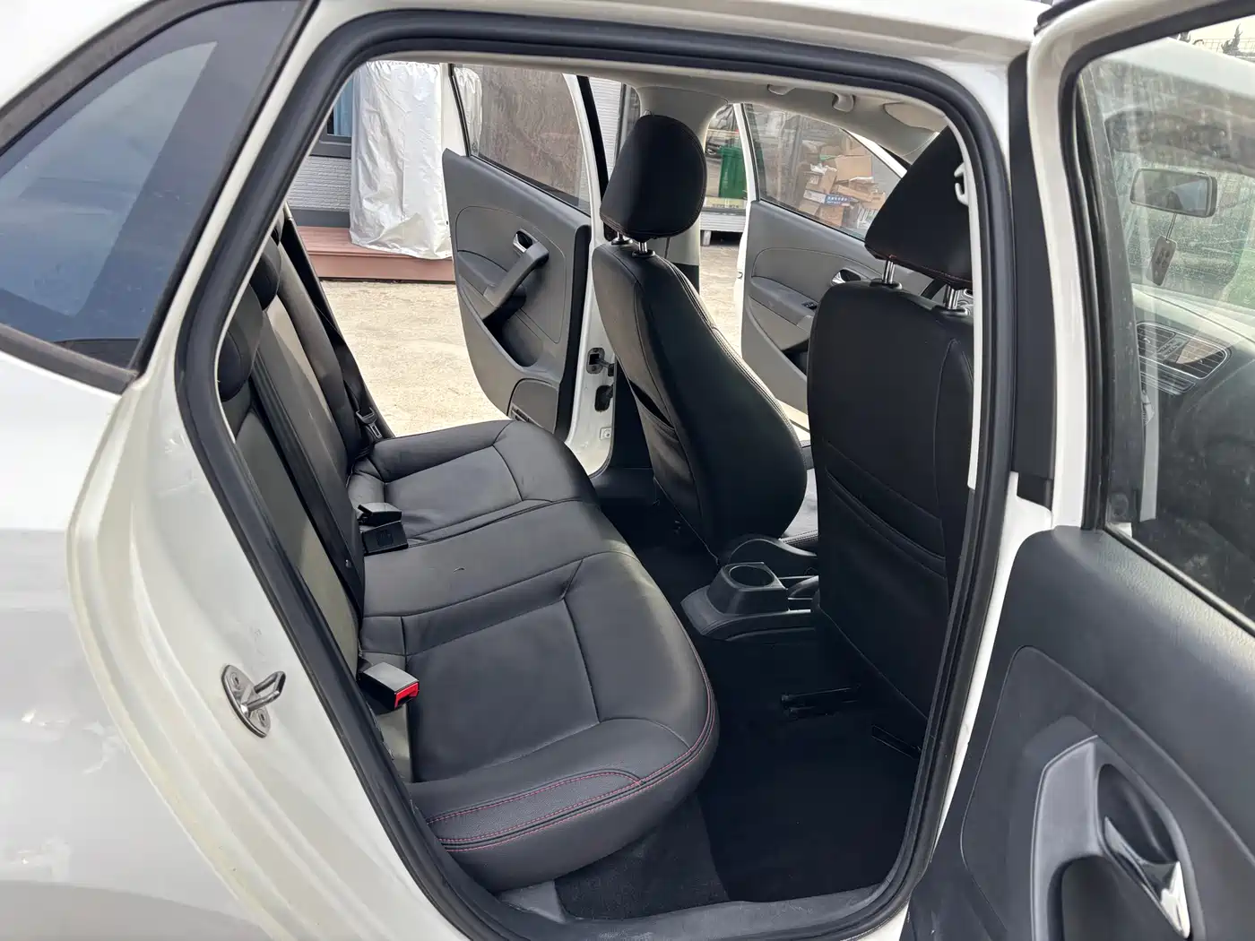 Volkswagen Polo 2016 1.6L Automatic Comfort фото 10
