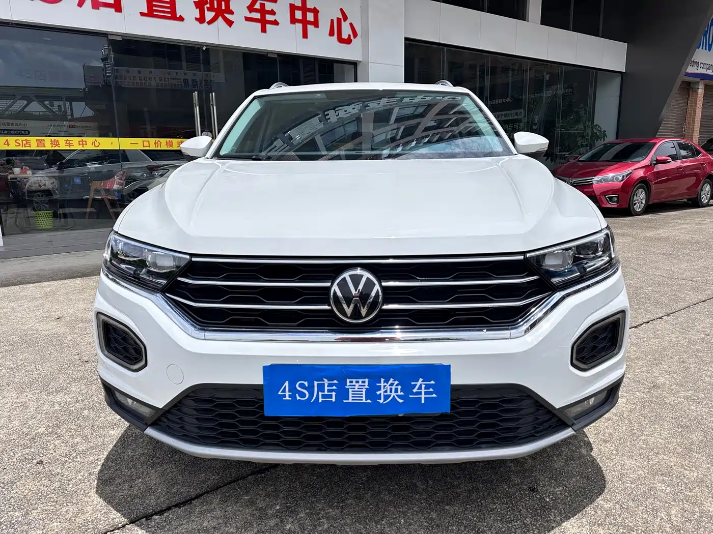 Volkswagen T-Roc, миниатюра 2