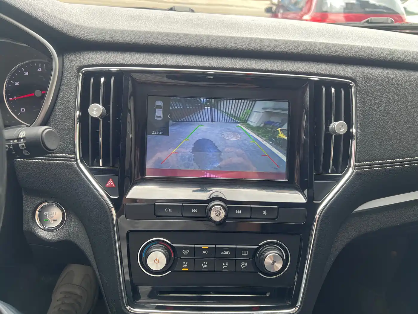 Фото 8 - Roewe RX5