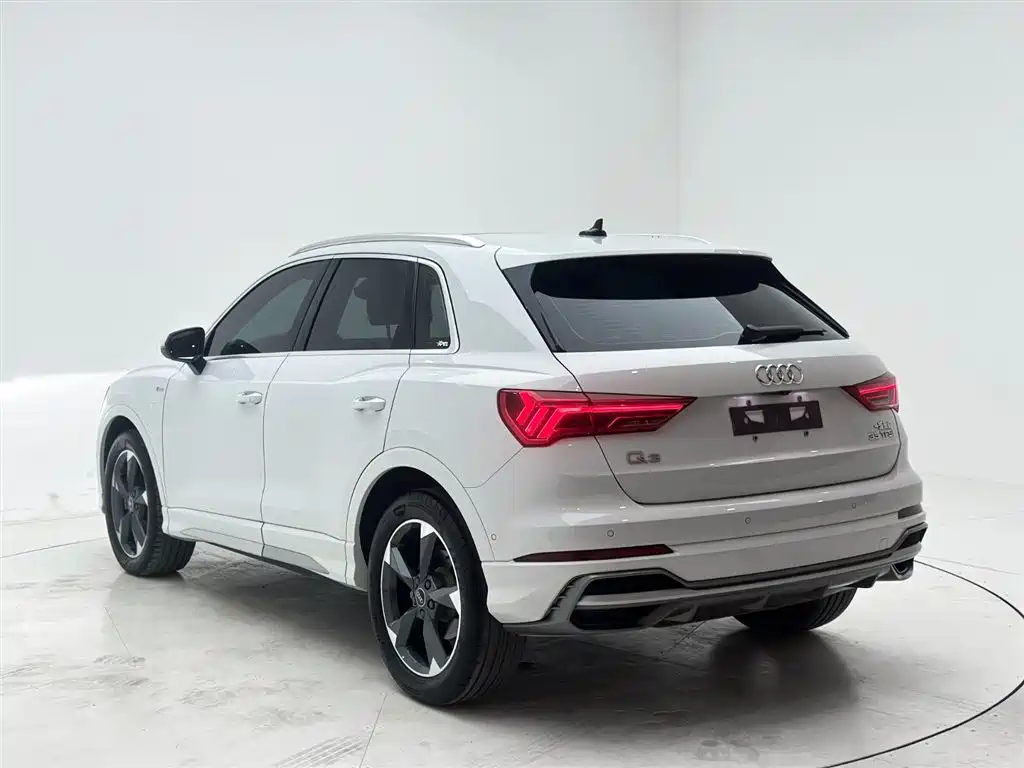 Audi Q3 2022 35 TFSI Fashion Dynamic фото 4