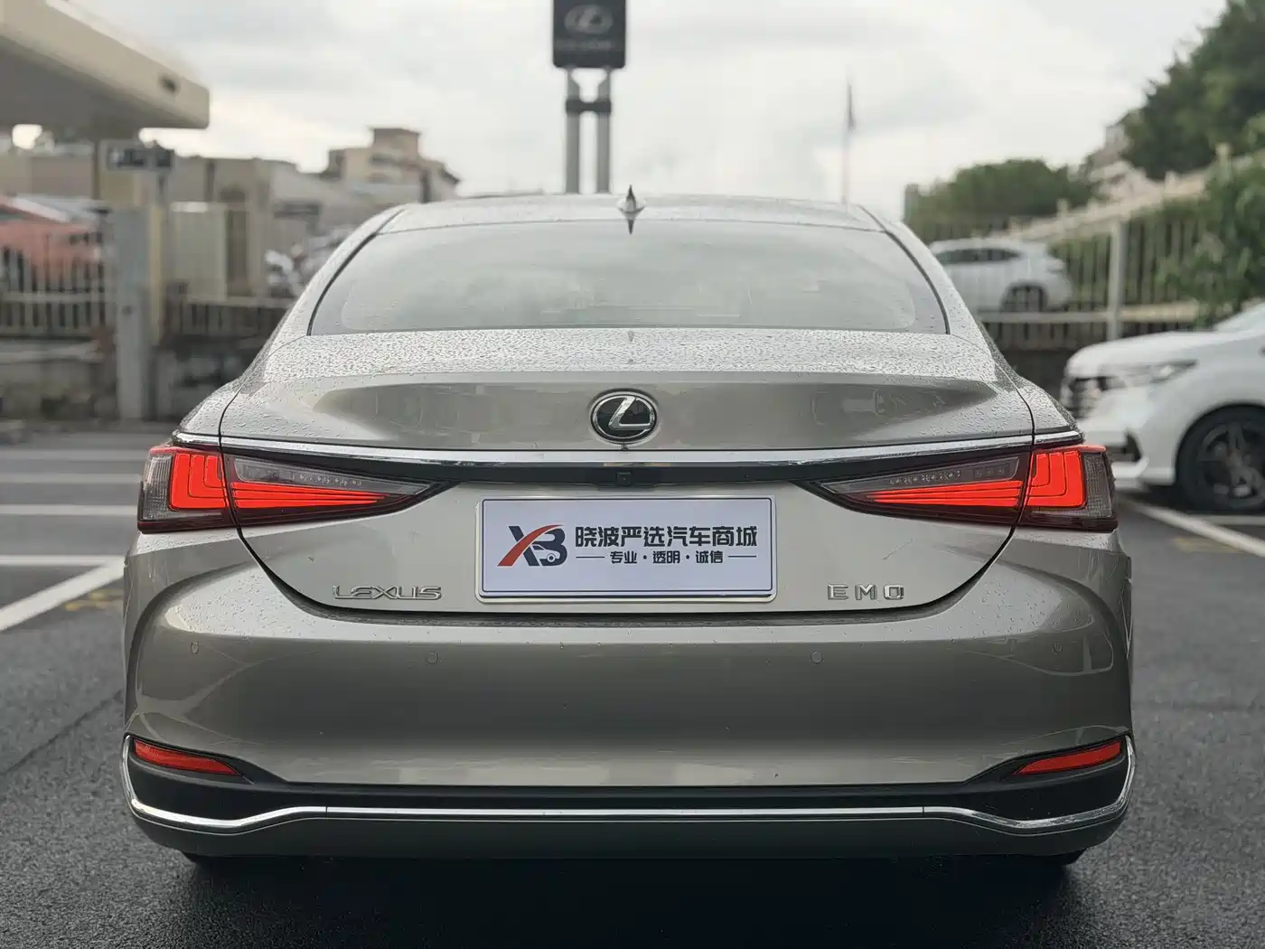 Фото 7 - Lexus ES