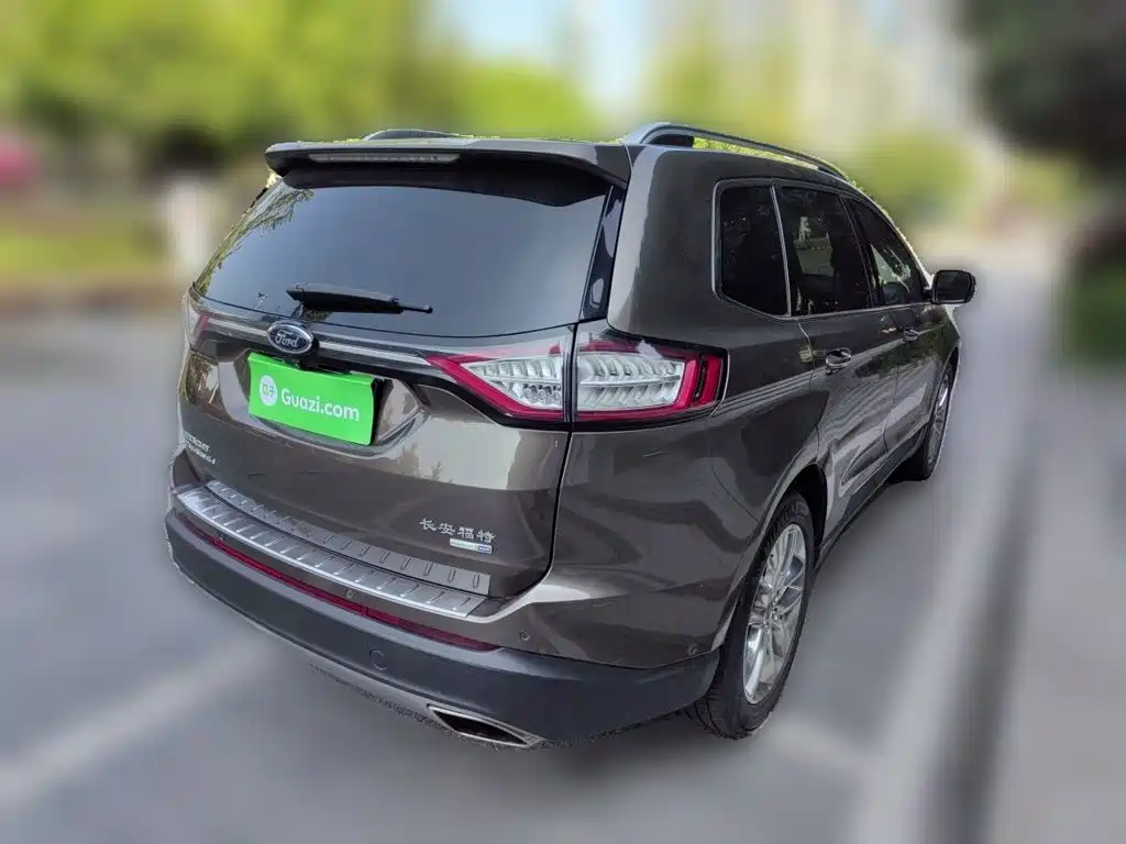 Фото 4 - Ford Edge