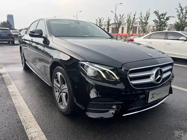 Mercedes-Benz E-Class 2019 E 200 L Sport — фото 3