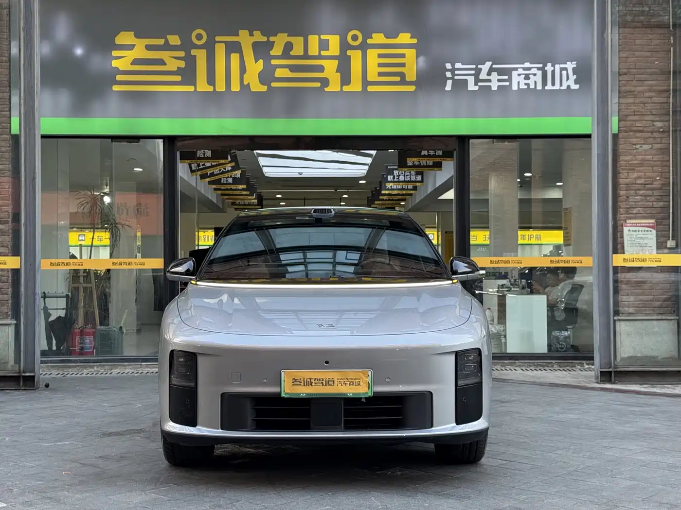 Li Auto i6 2026 2025 2WD Base Model