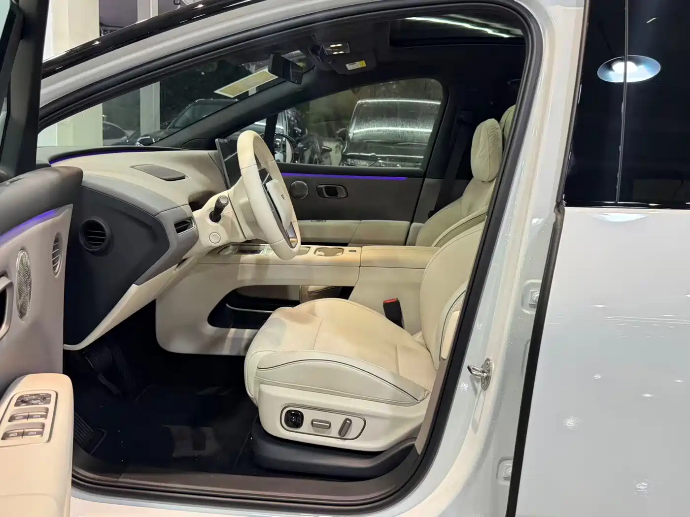 Li Auto i6 2026 2025 2WD Base Model