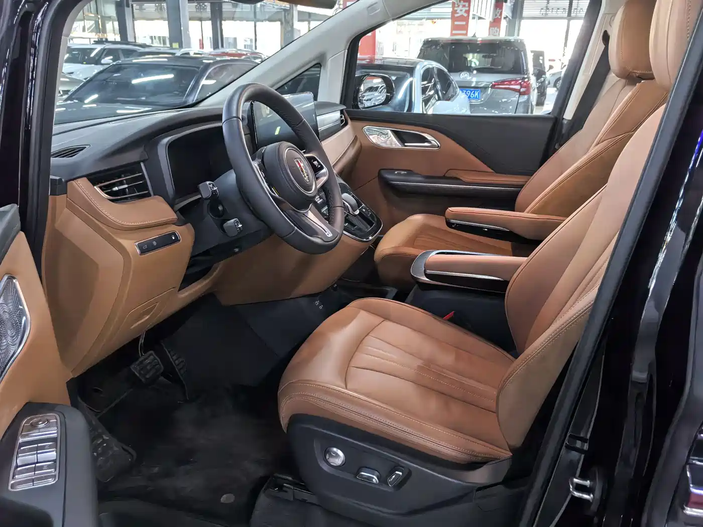Hongqi HQ9 PHEV 2024 Model 2.0T AWD Business Edition фото 7