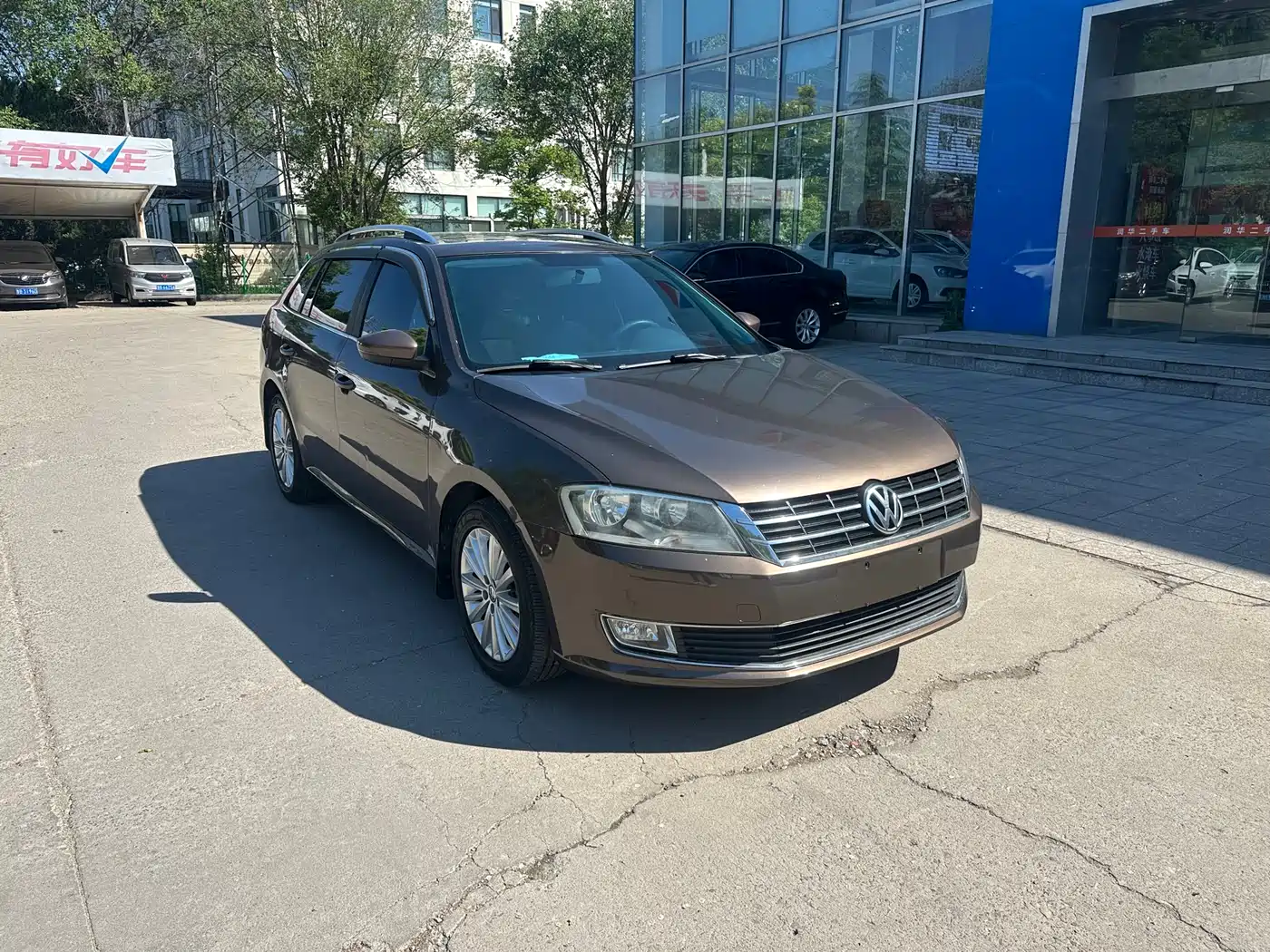Volkswagen Lavida Tour 2013 1.6L Manual Comfort фото 3