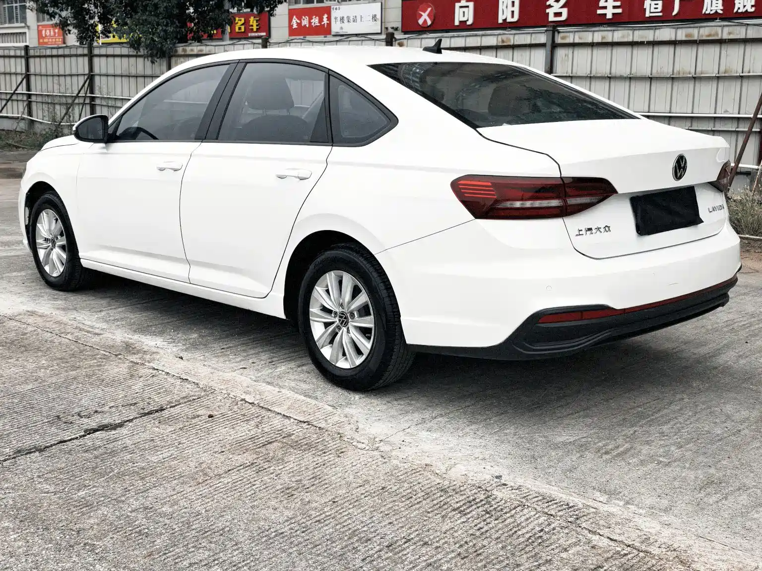 Photo 5 - Volkswagen Lavida