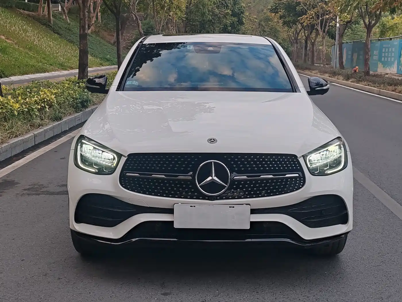 Mercedes-Benz GLC Coupe 2020 GLC 300 4MATIC Coupe SUV фото 2