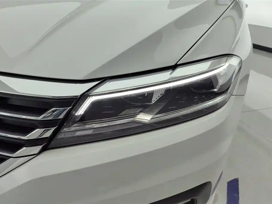 Volkswagen Lavida 2021 1.5L Auto Comfort Edition фото 5