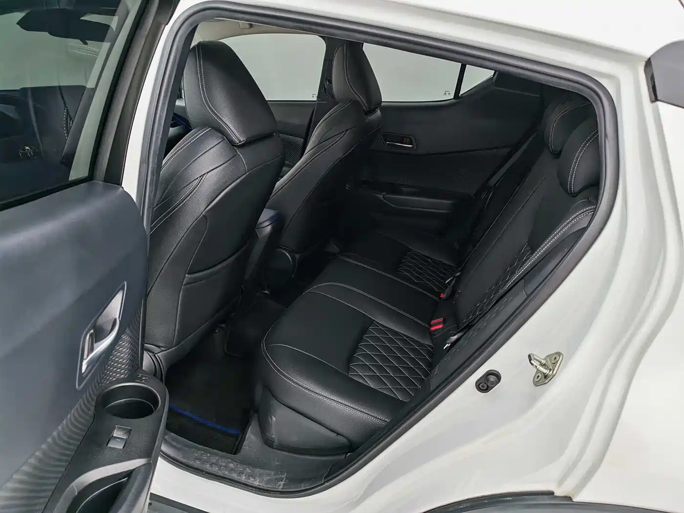 Toyota C-HR 2021 2.0L Comfort Edition фото 5