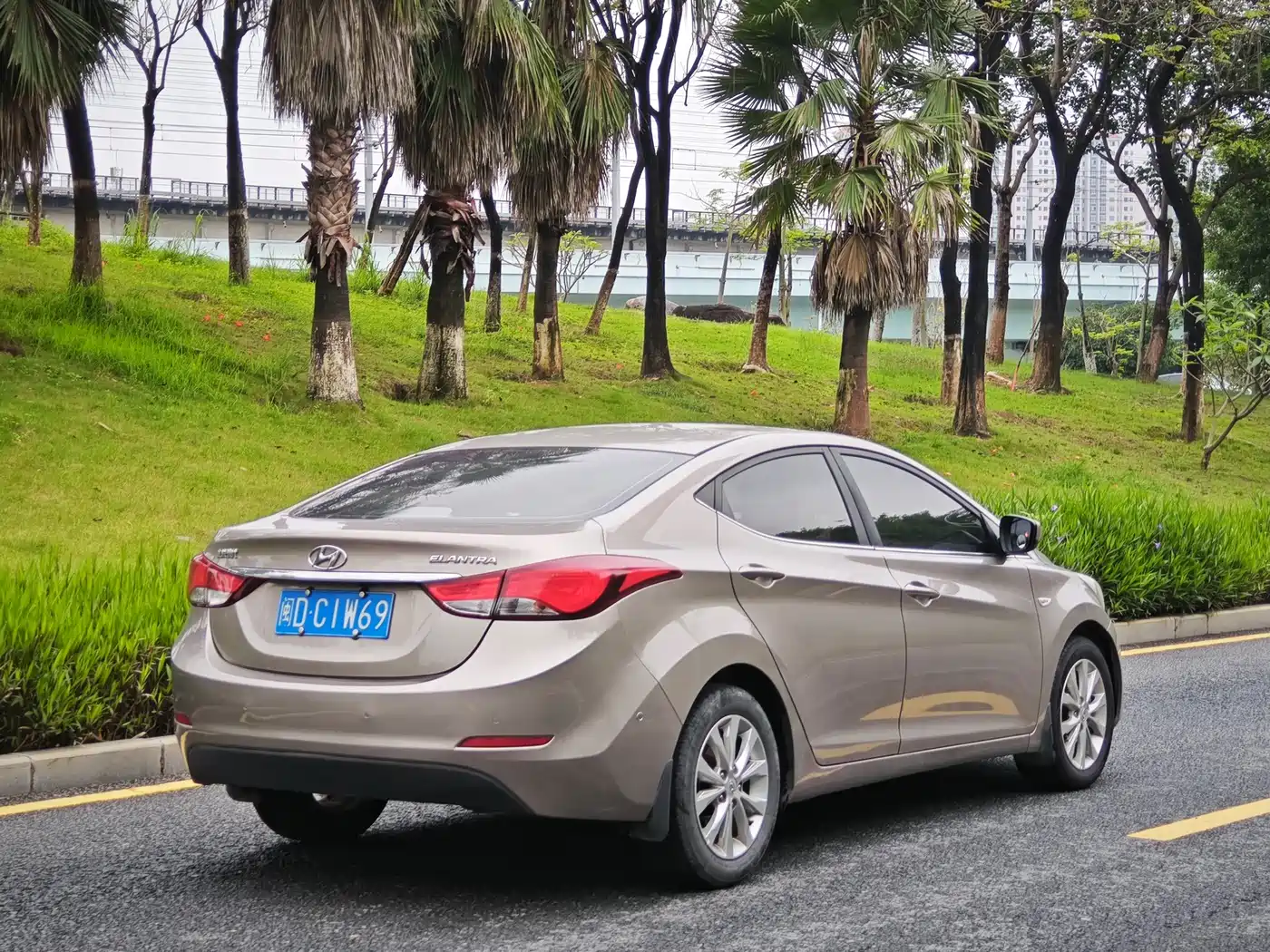 Hyundai Langdong 2016 1.6L Automatic Smart Edition фото 6