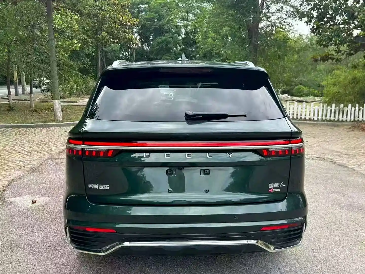 Фото 8 - Geely Monjaro