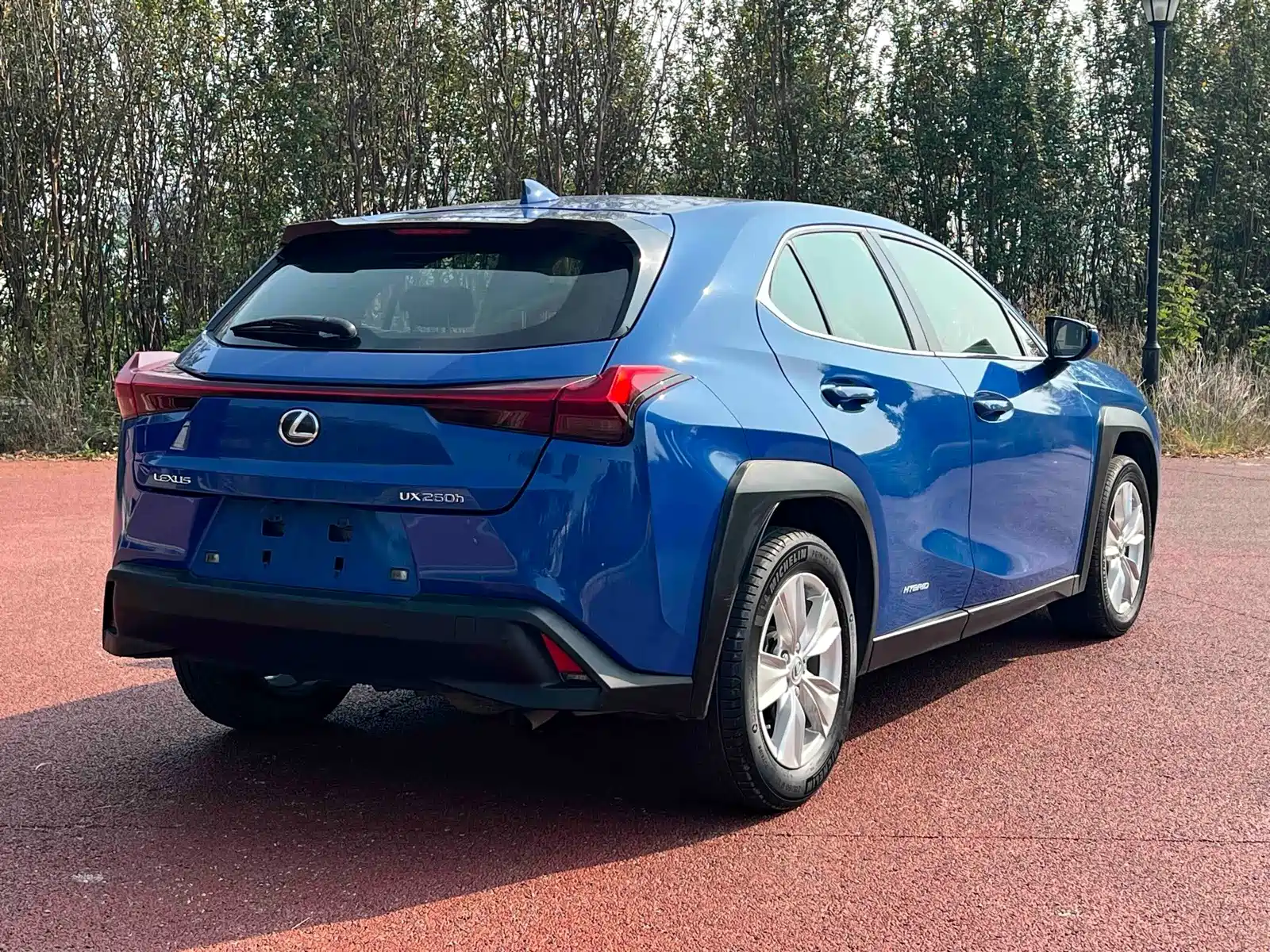 Photo 6 - Lexus UX