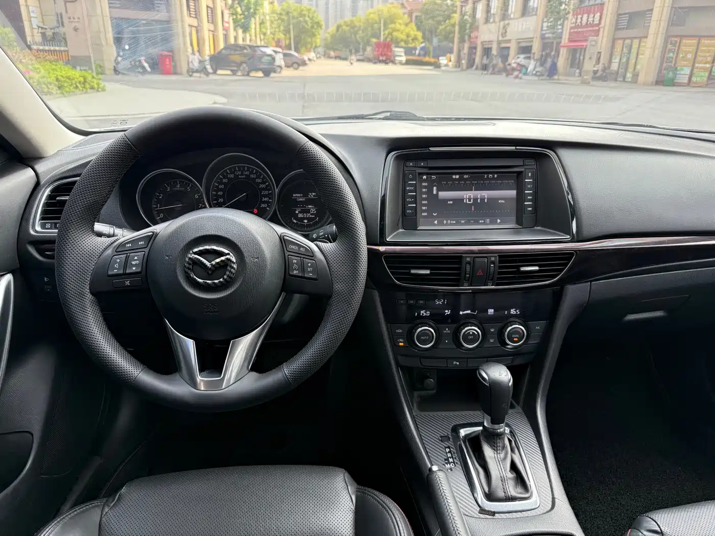 Mazda Atenza 2015 2.5L Skyactiv Sport Edition фото 6
