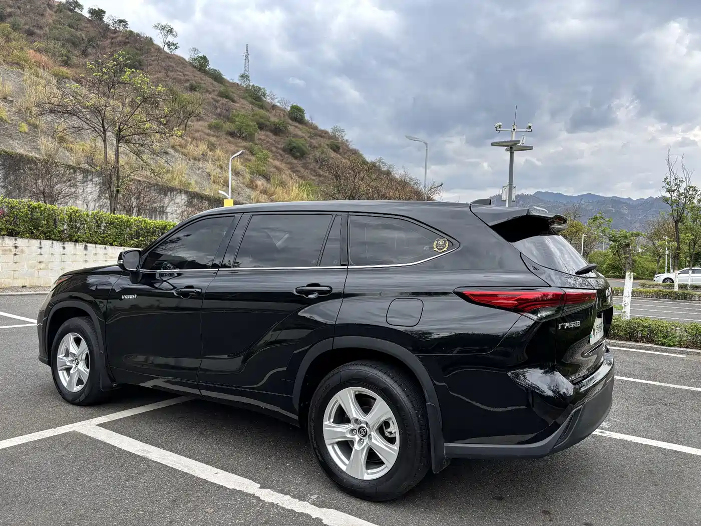 TOYOTA HIGHLANDER