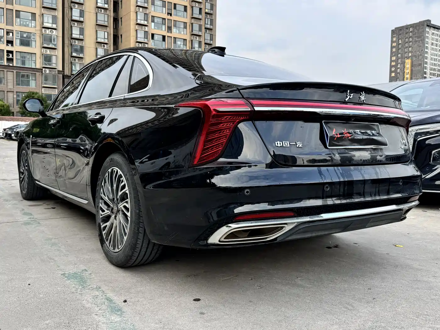 Hongqi H5 2025 2.0T Automatic Flag Celebration 500,000 Units Anniversary Edition фото 6