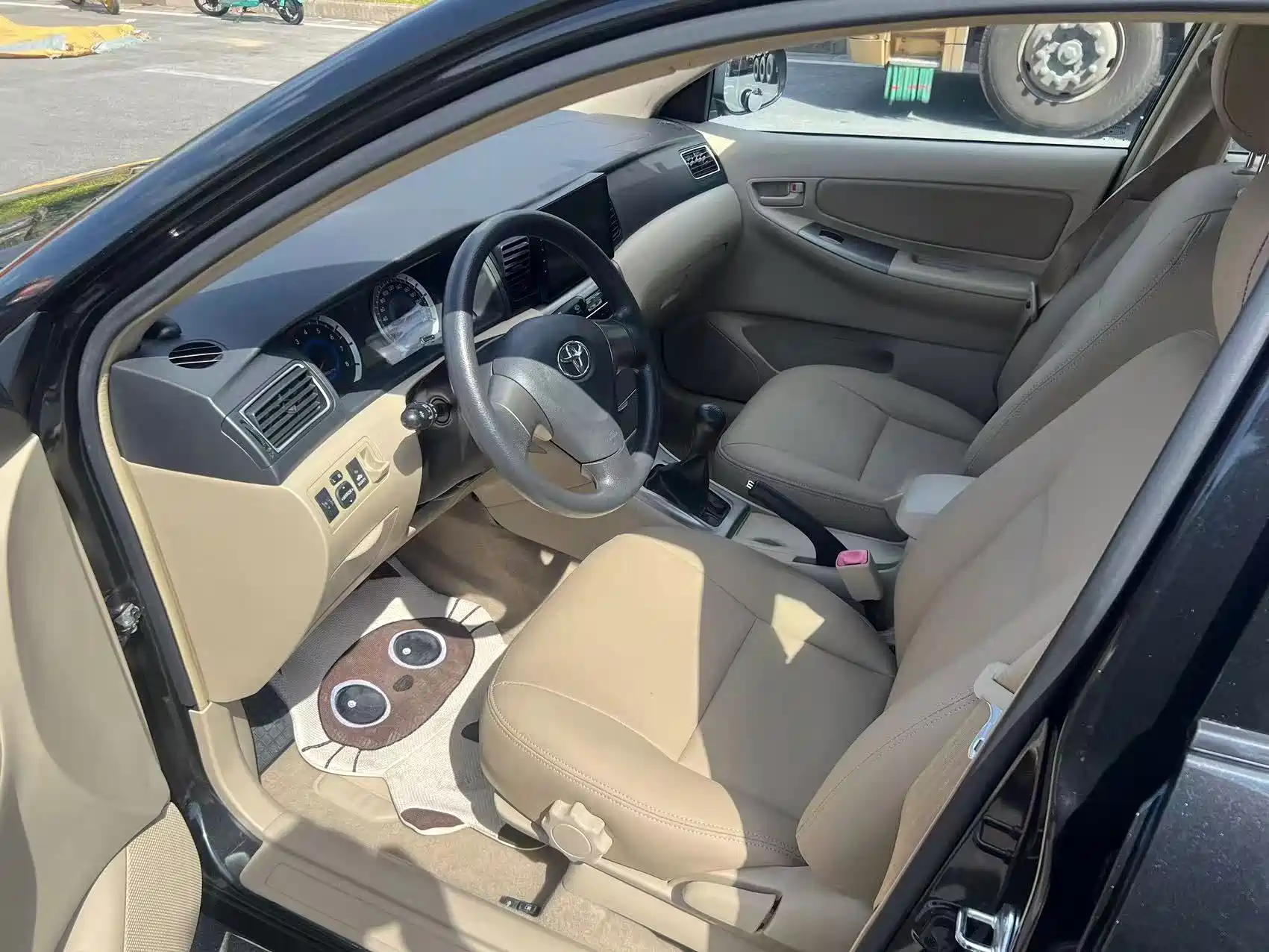 Photo 7 - Toyota Corolla