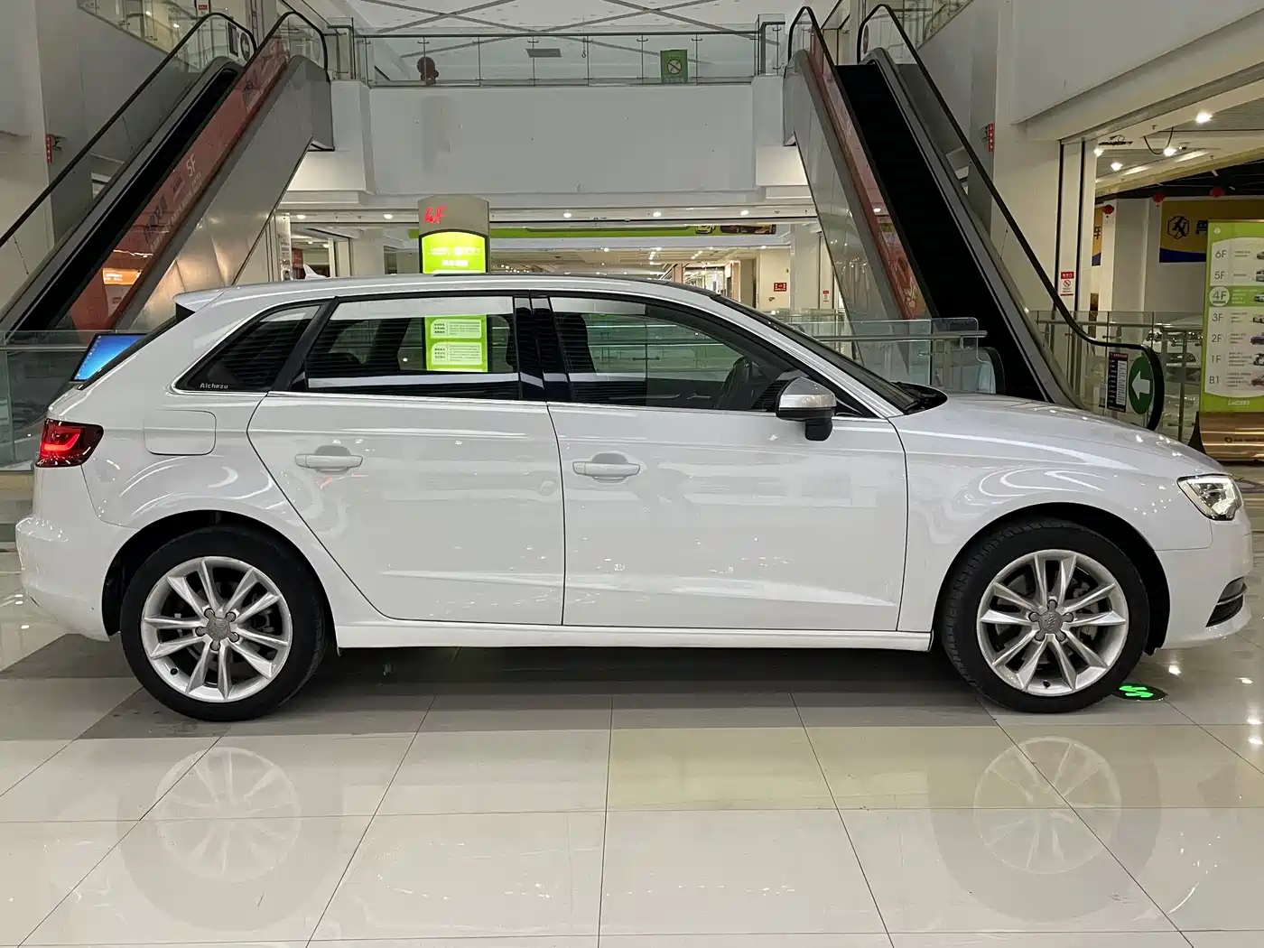 Audi A3 2015 Sportback 40 TFSI Automatic Comfort фото 5