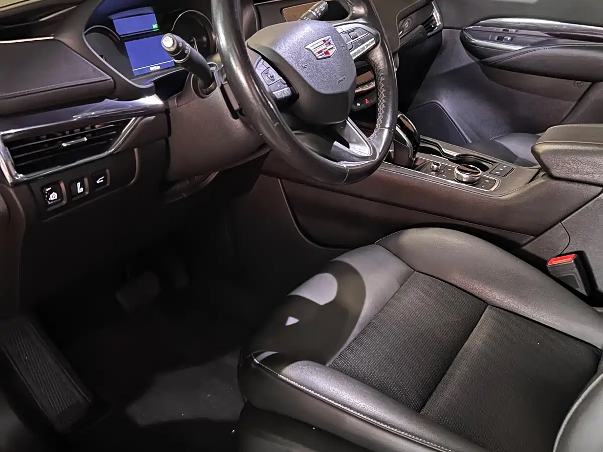Cadillac XT4 2020 Facelift 28T 2WD Tech фото 7