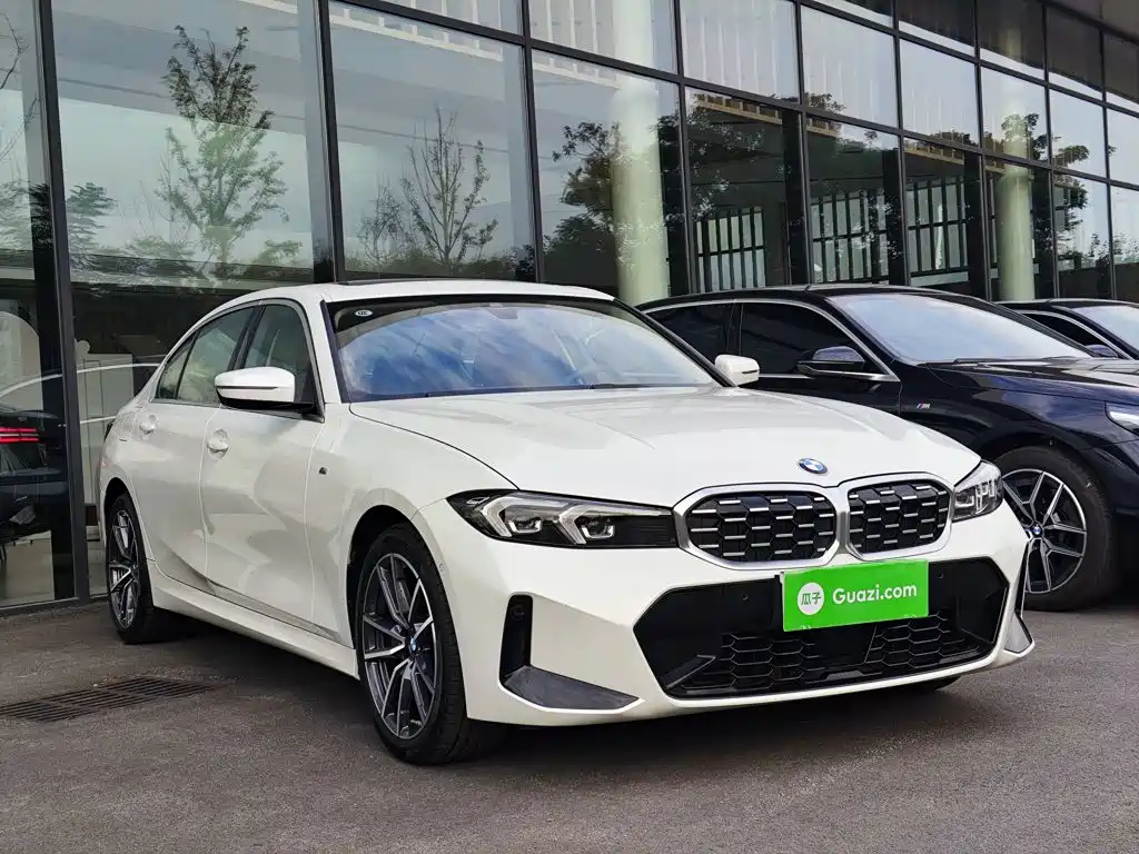 Photo 4 - BMW 3 Series