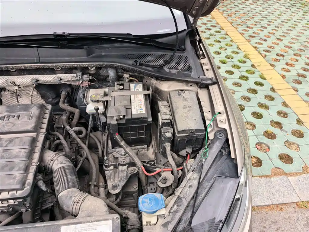 Volkswagen Golf 2017 1.6L Auto Comfort Millionth Edition фото 23