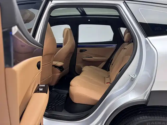 Geely Galaxy Galaxy L7 2025 EM-i 115km Explorer+ Edition фото 15