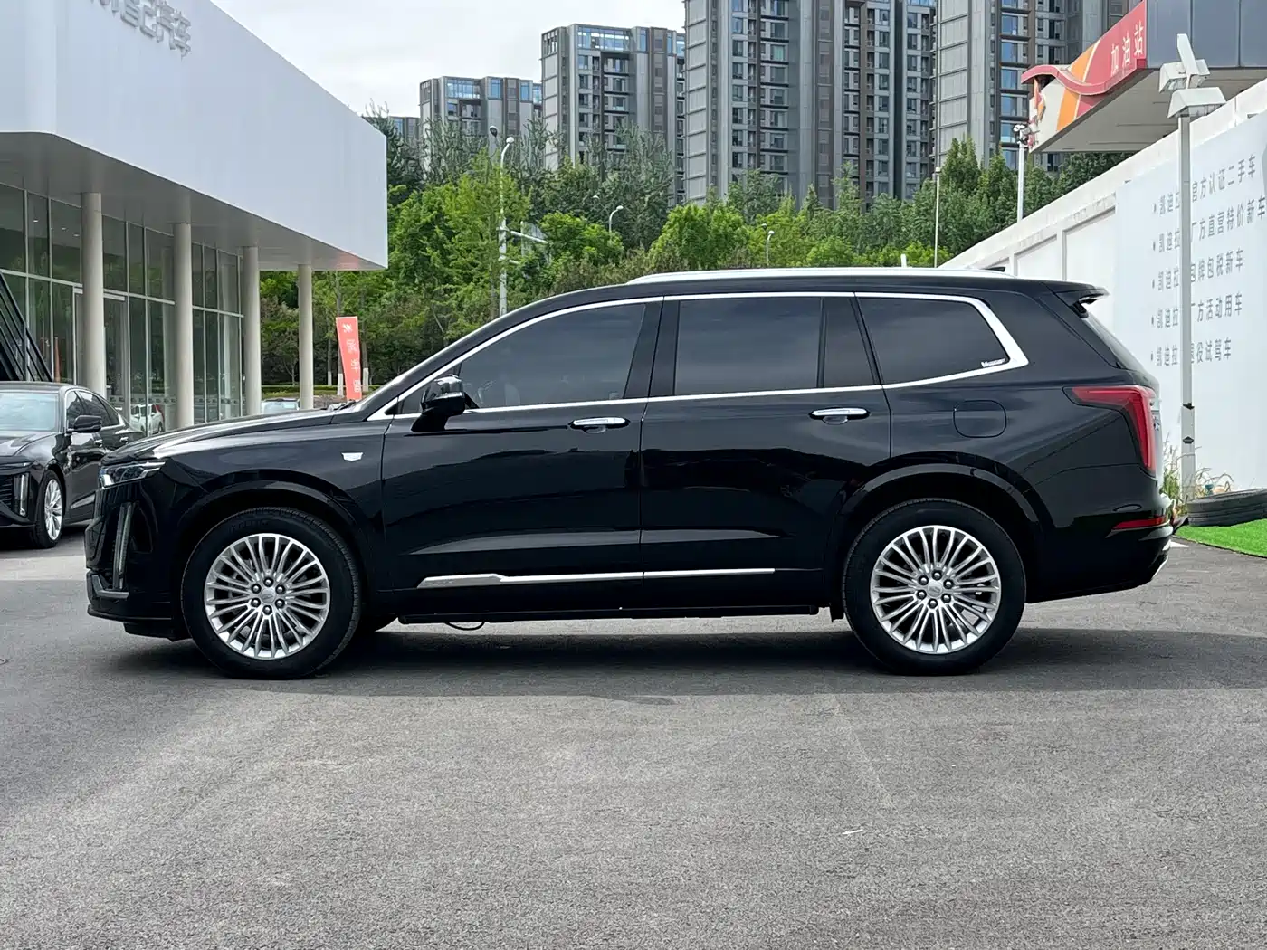 CADILLAC XT6