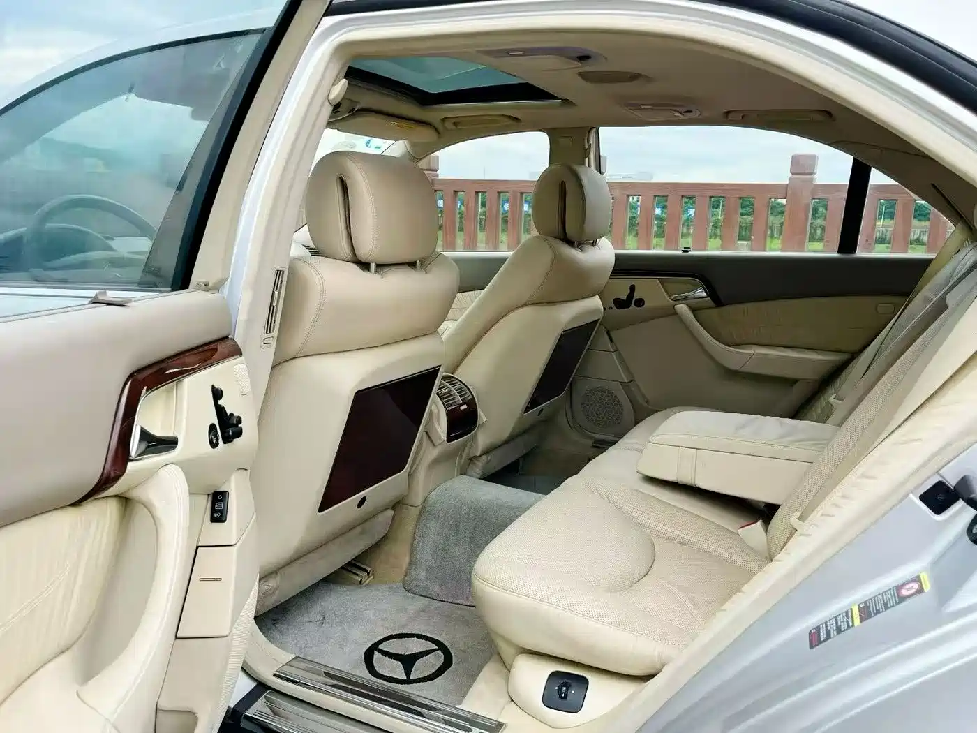Mercedes-Benz S-Class 2005 2004 S 350