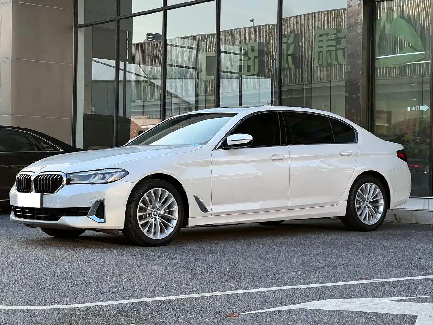 BMW 5 Series 2021 525Li Luxury Package