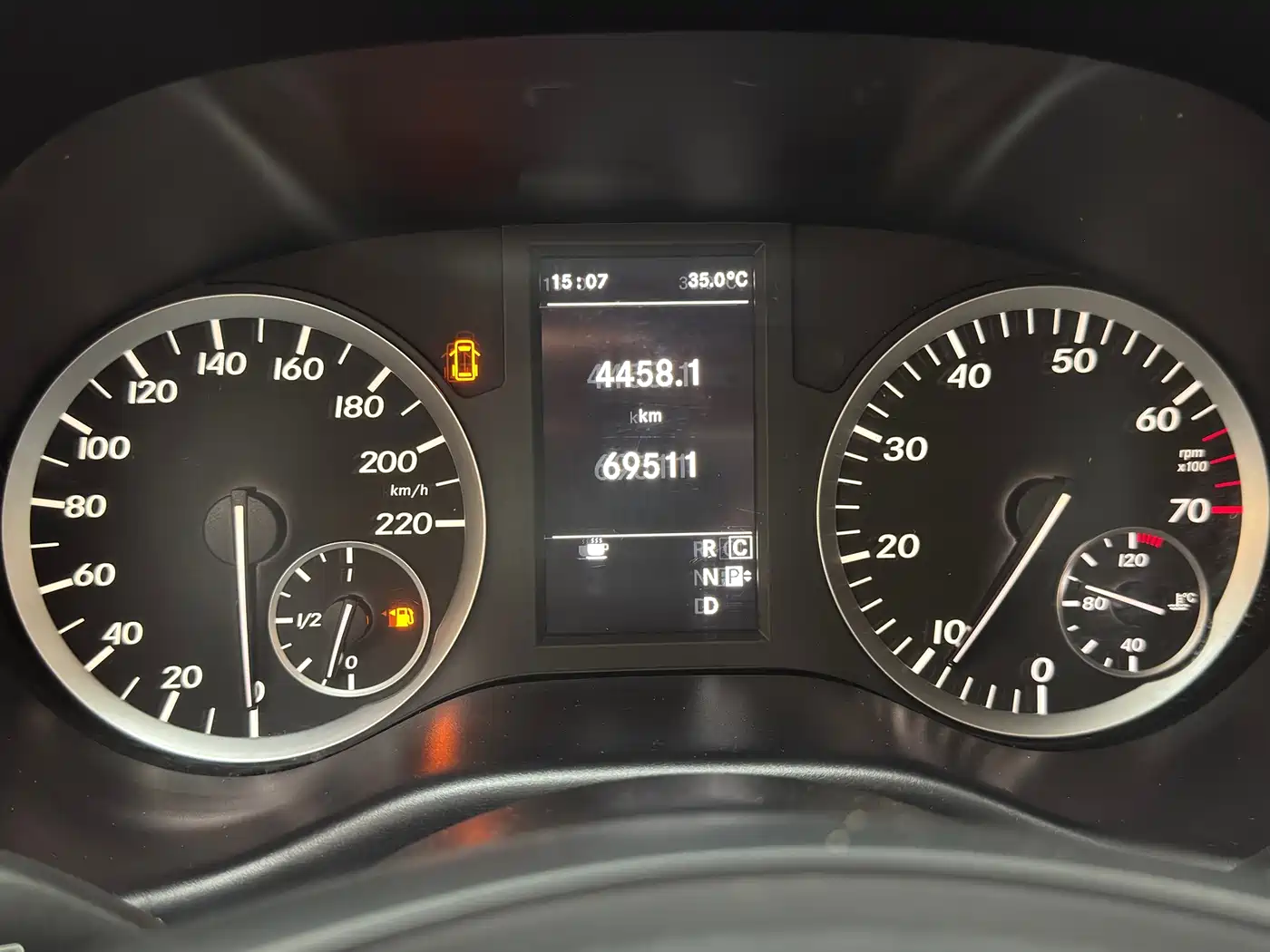 Photo 11 - Mercedes-Benz Vito