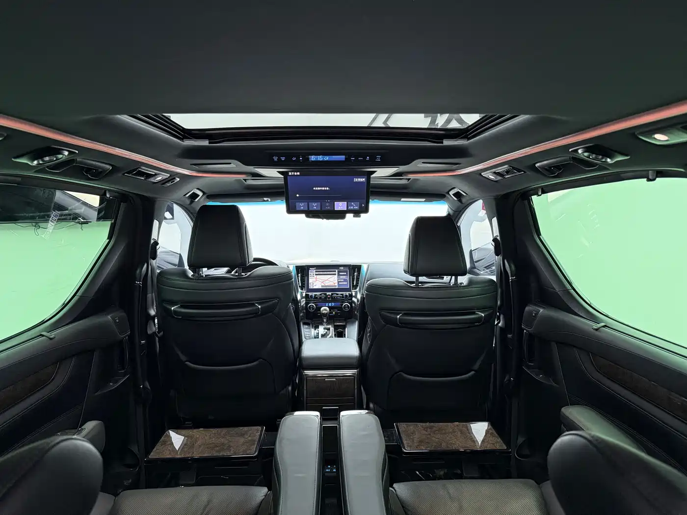 Toyota Vellfire 2020 Twin Engine 2.5L HV Premium Edition фото 16