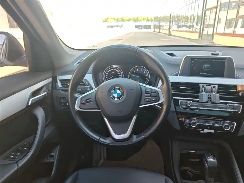 BMW X1 2019 sDrive18Li Fashion Model фото 11