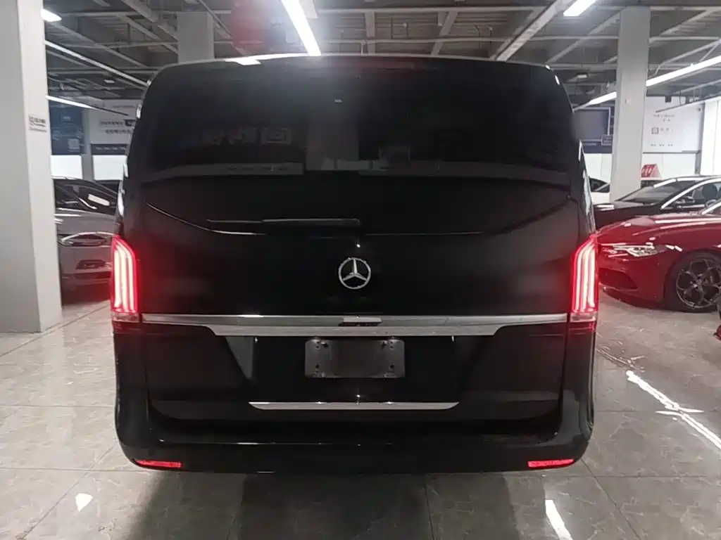 Mercedes-Benz V-Class 2017 2017 Model V 260 L Premium Extended Edition