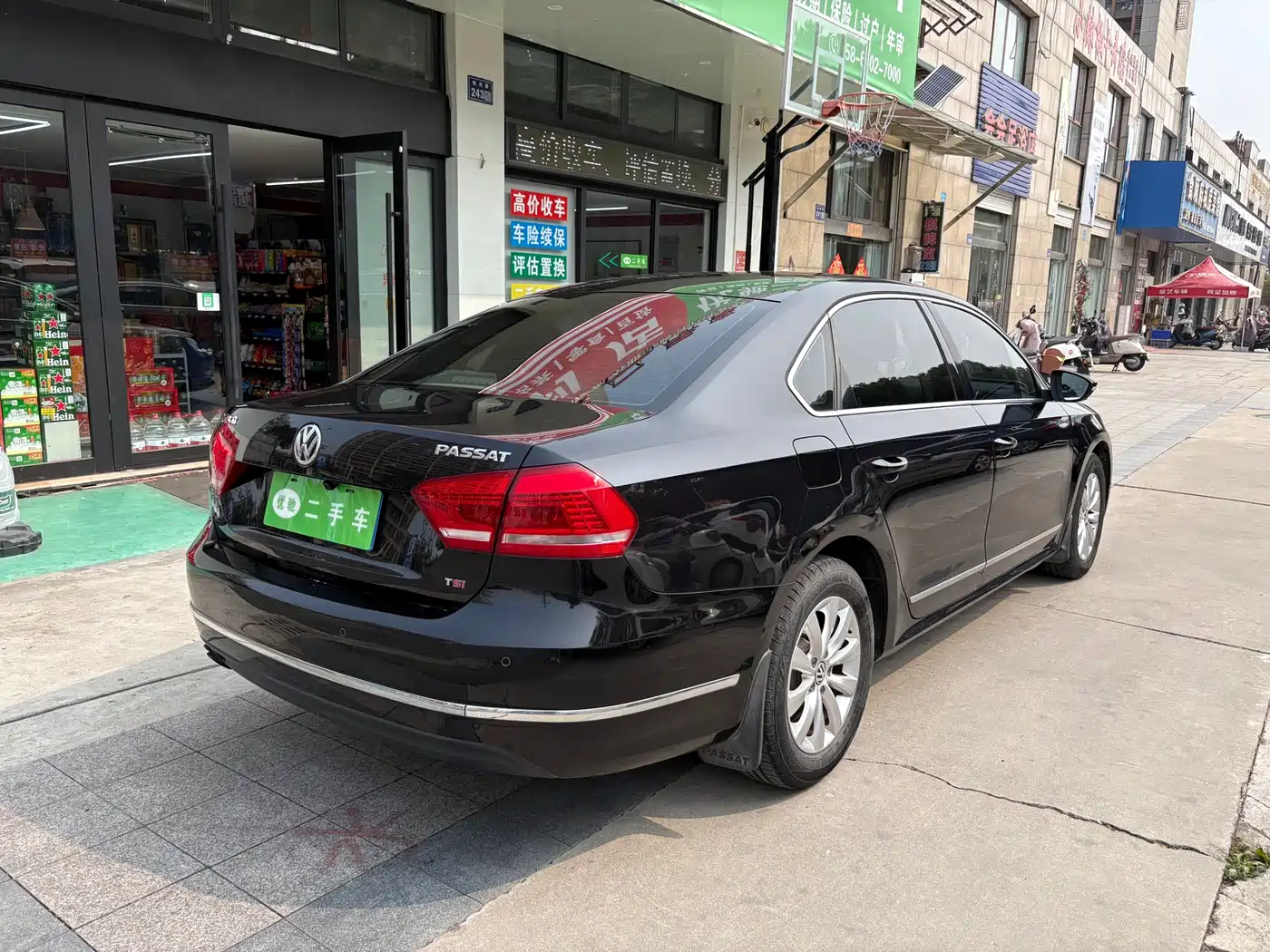 Volkswagen Passat 2014 1.8TSI DSG Luxury Edition фото 4