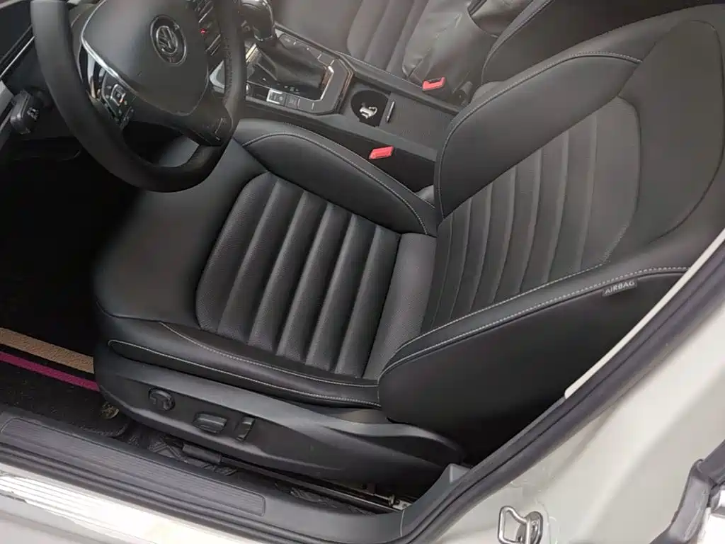 VOLKSWAGEN LINGDU