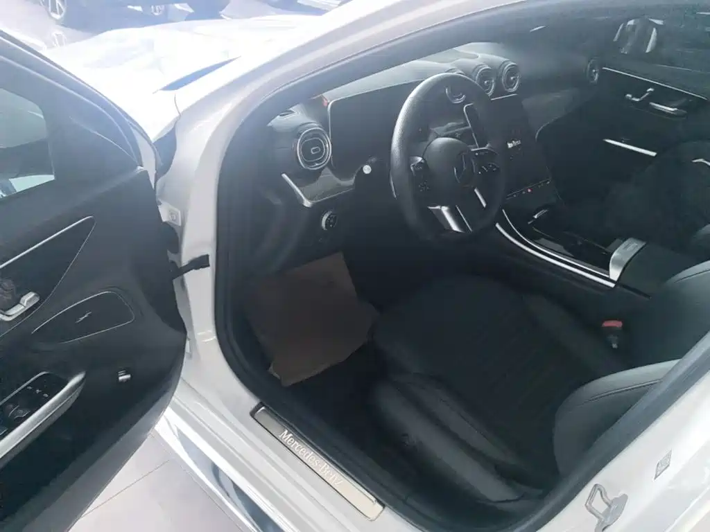 Фото 16 - Mercedes-Benz C-Class