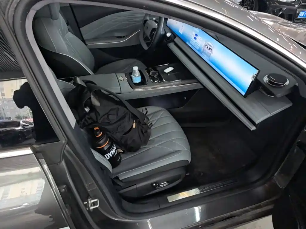 Geely Galaxy Galaxy E8 2025 2025 700km Long Voyage Smart Drive Edition