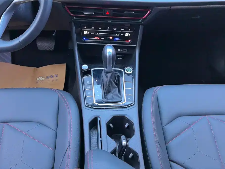 Volkswagen Lavida 2024 Model 300TSI DSG Starlight Leading Edition фото 16